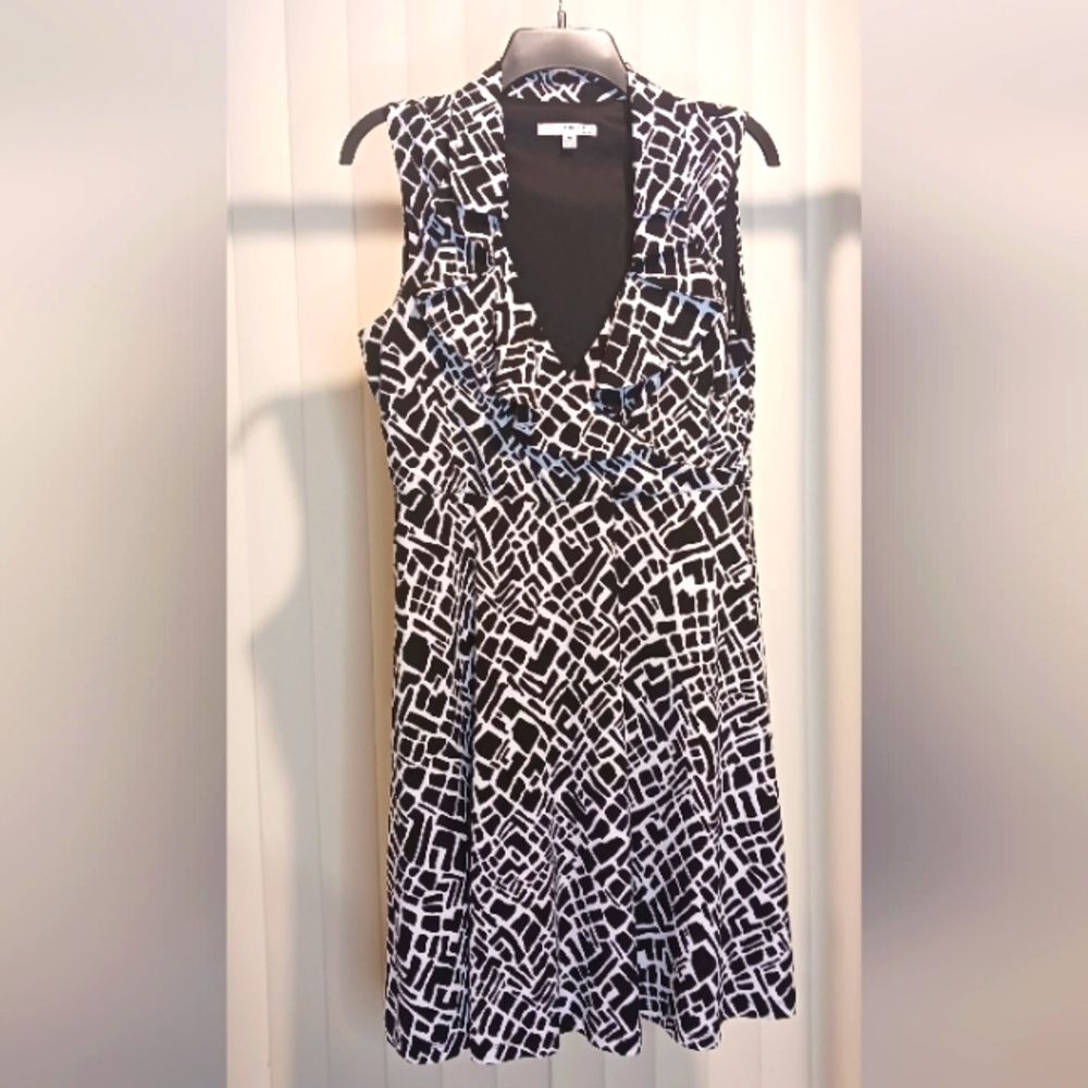 V-neck Sleeveless Dress Studio One Black and White Women's Size10